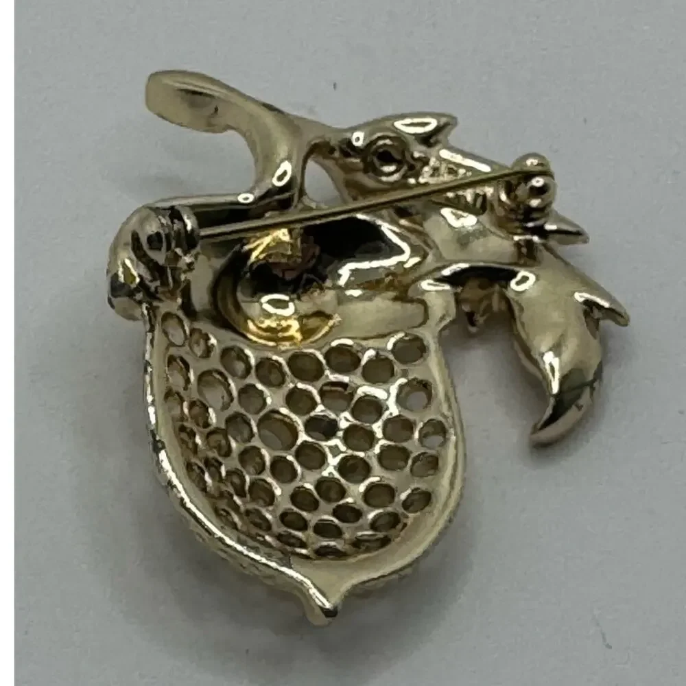 Sarah Coventry Vintage signed gold tone acorn brooch pin cottage 1970's